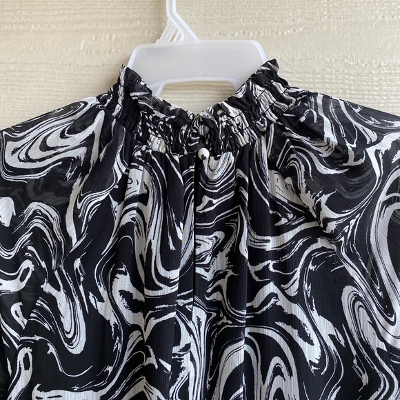 NWT Women’s Tiered Mini Dress with Smock Neck - Picture 3 of 8